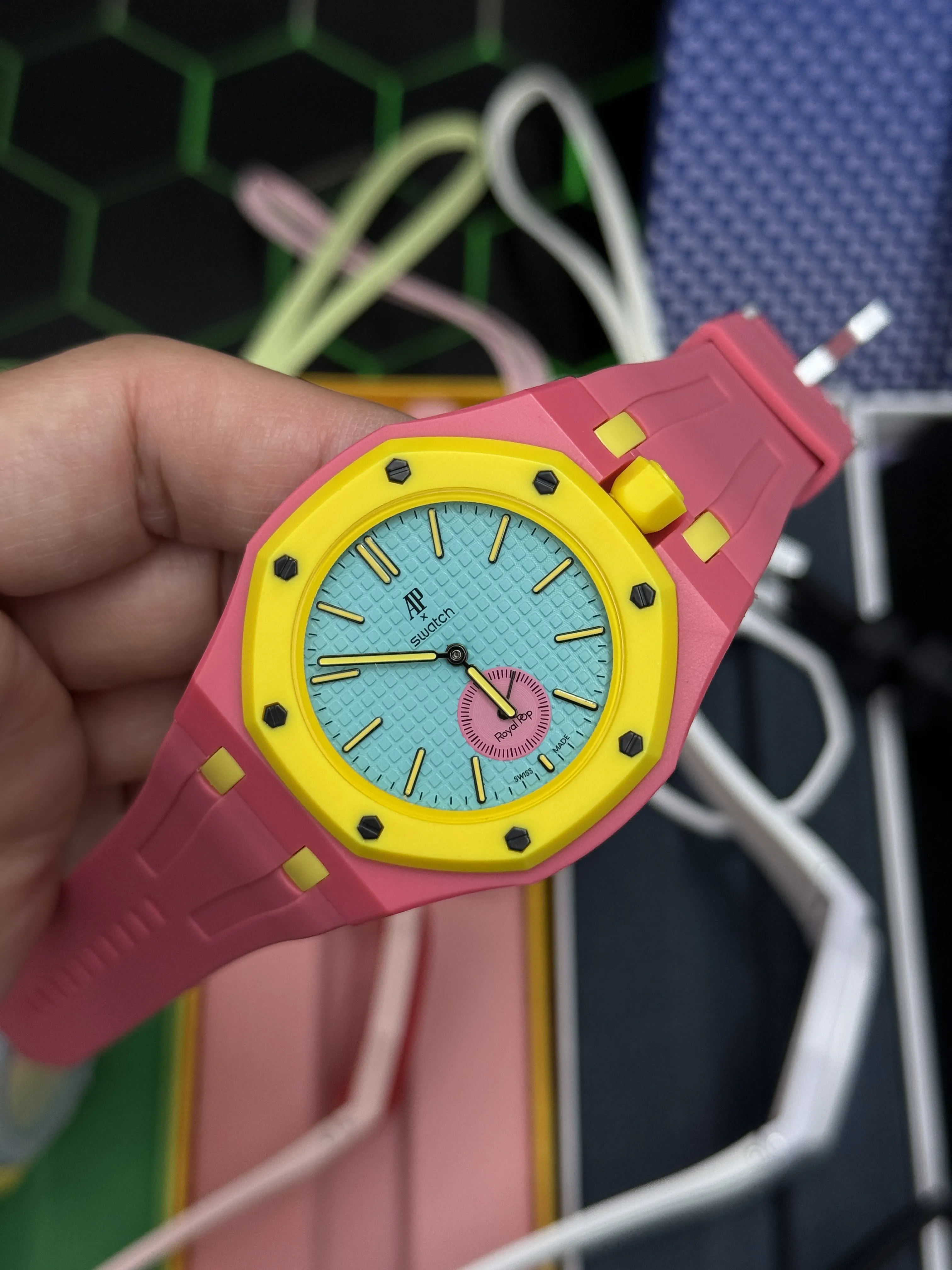 Audemars Piguet Royal Oak-Style Coral Yellow Turquoise Small Seconds Watch D202519526 — view 5