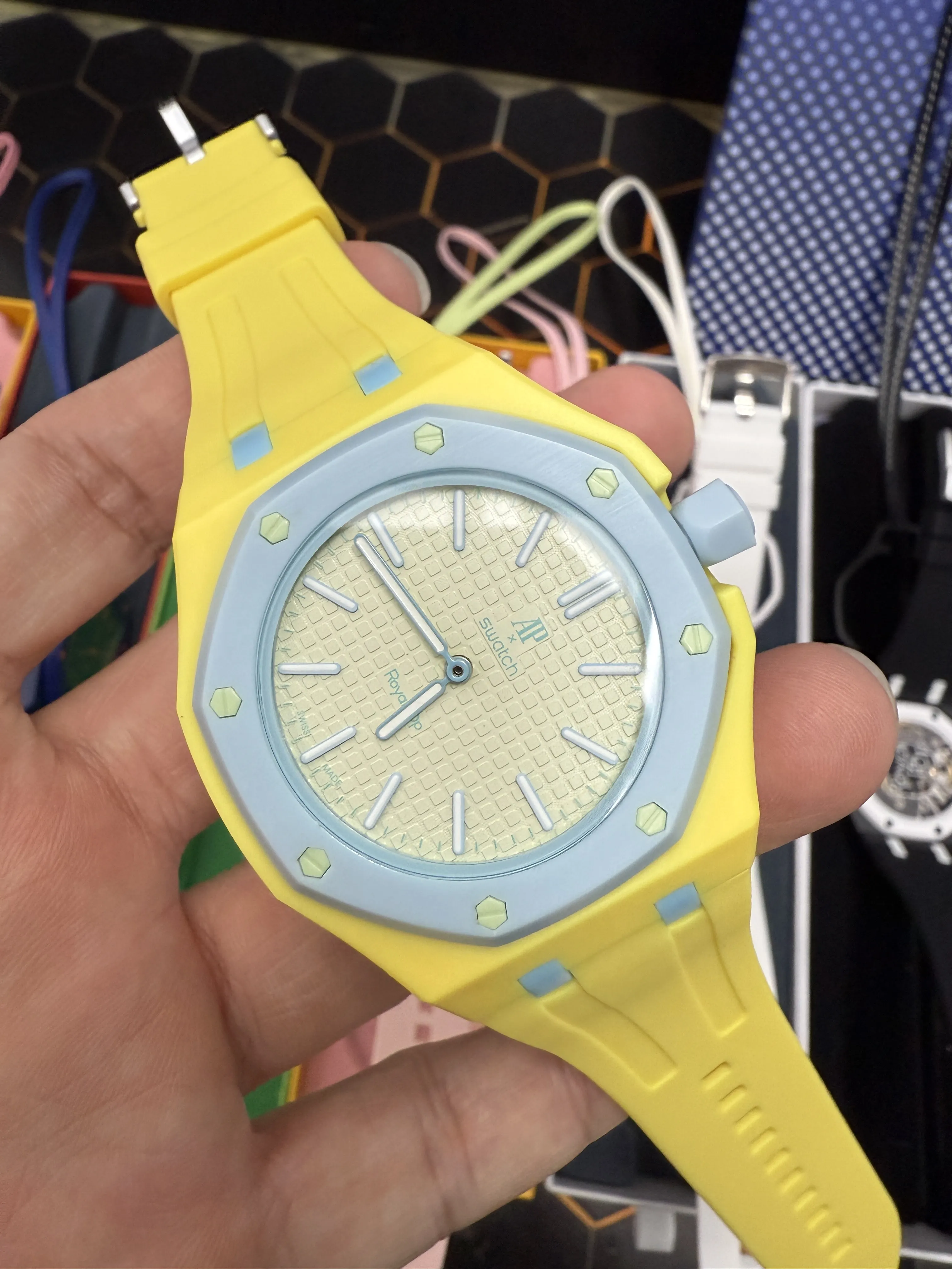 Audemars Piguet Royal Oak-Style Yellow Ice-Blue Strap Watch D202519528 — view 2
