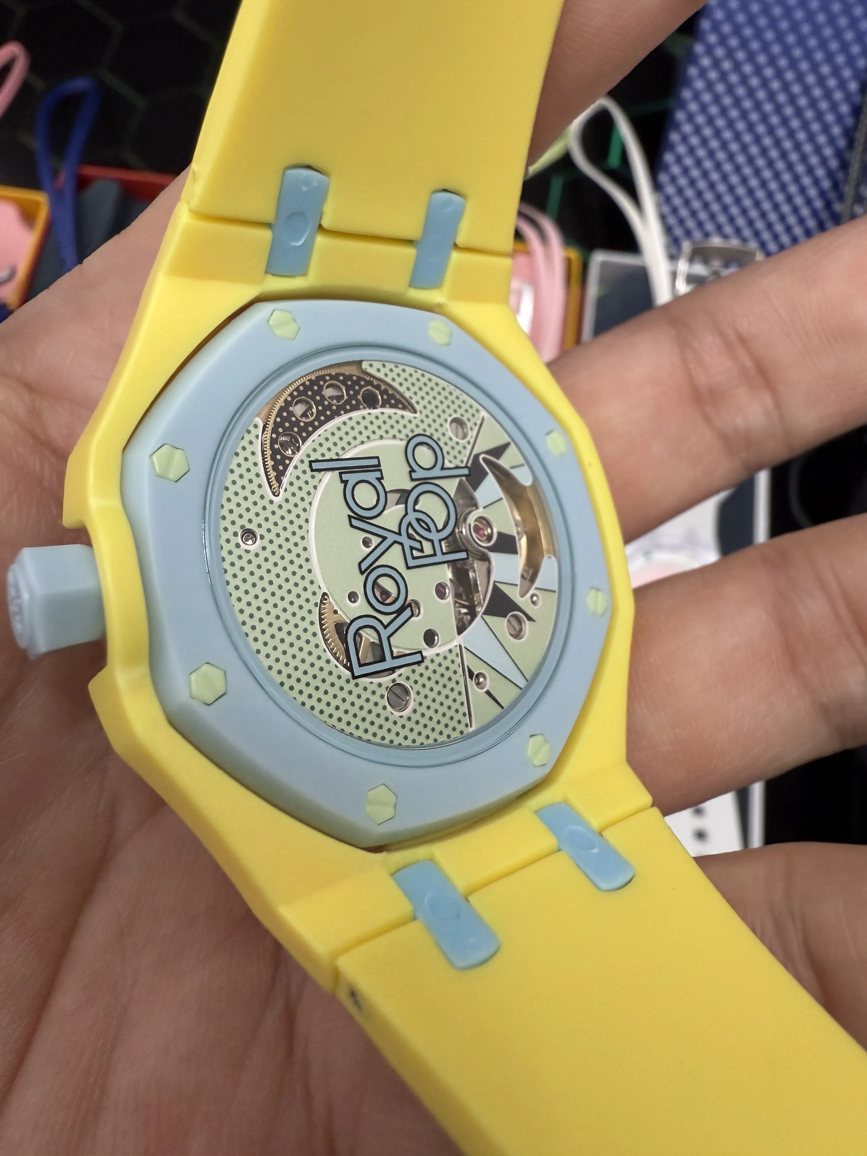 Audemars Piguet Royal Oak-Style Yellow Ice-Blue Strap Watch D202519528 — view 4