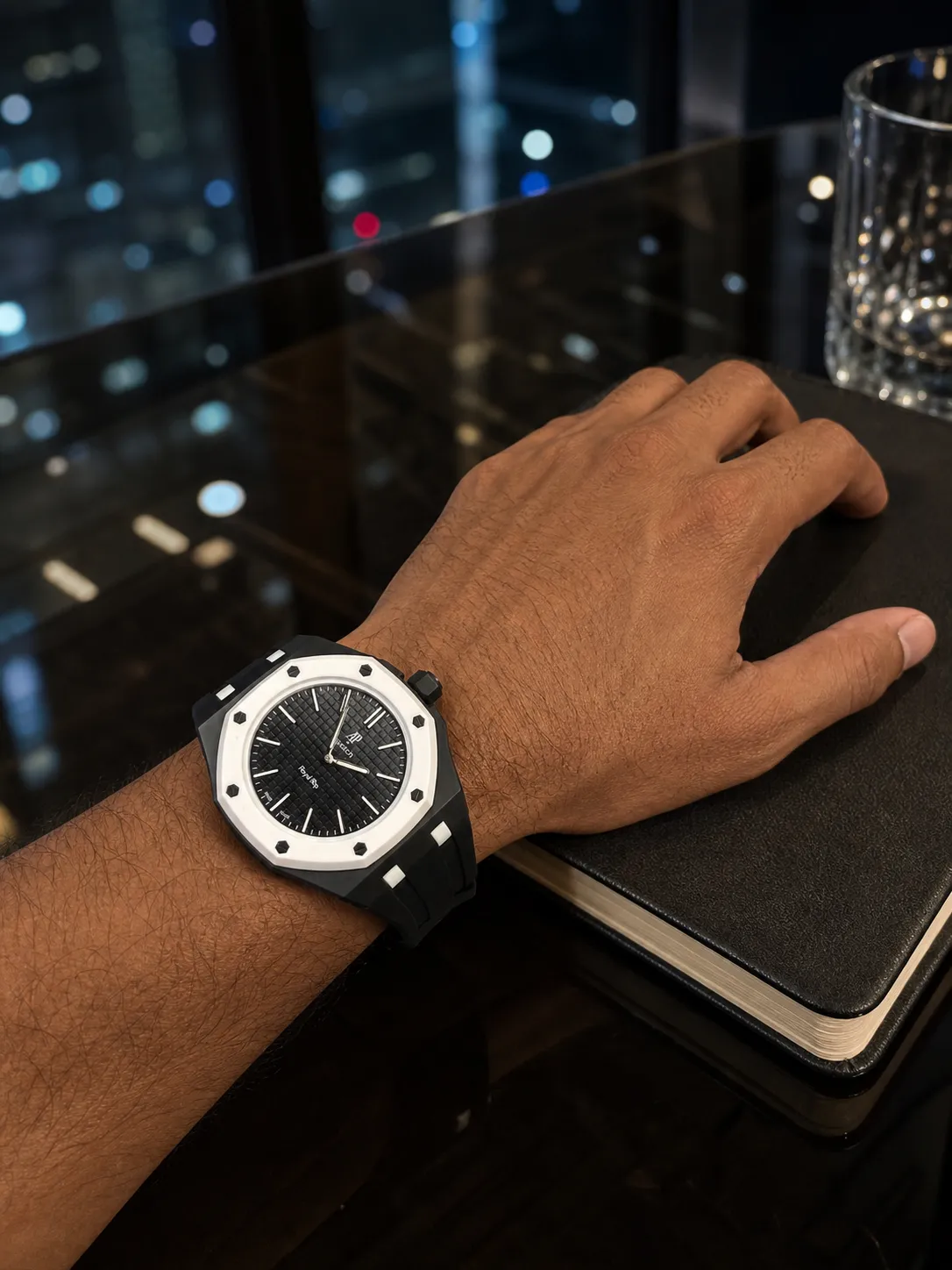 Audemars Piguet Royal Oak-Style Black-and-White Strap Watch D202519531
