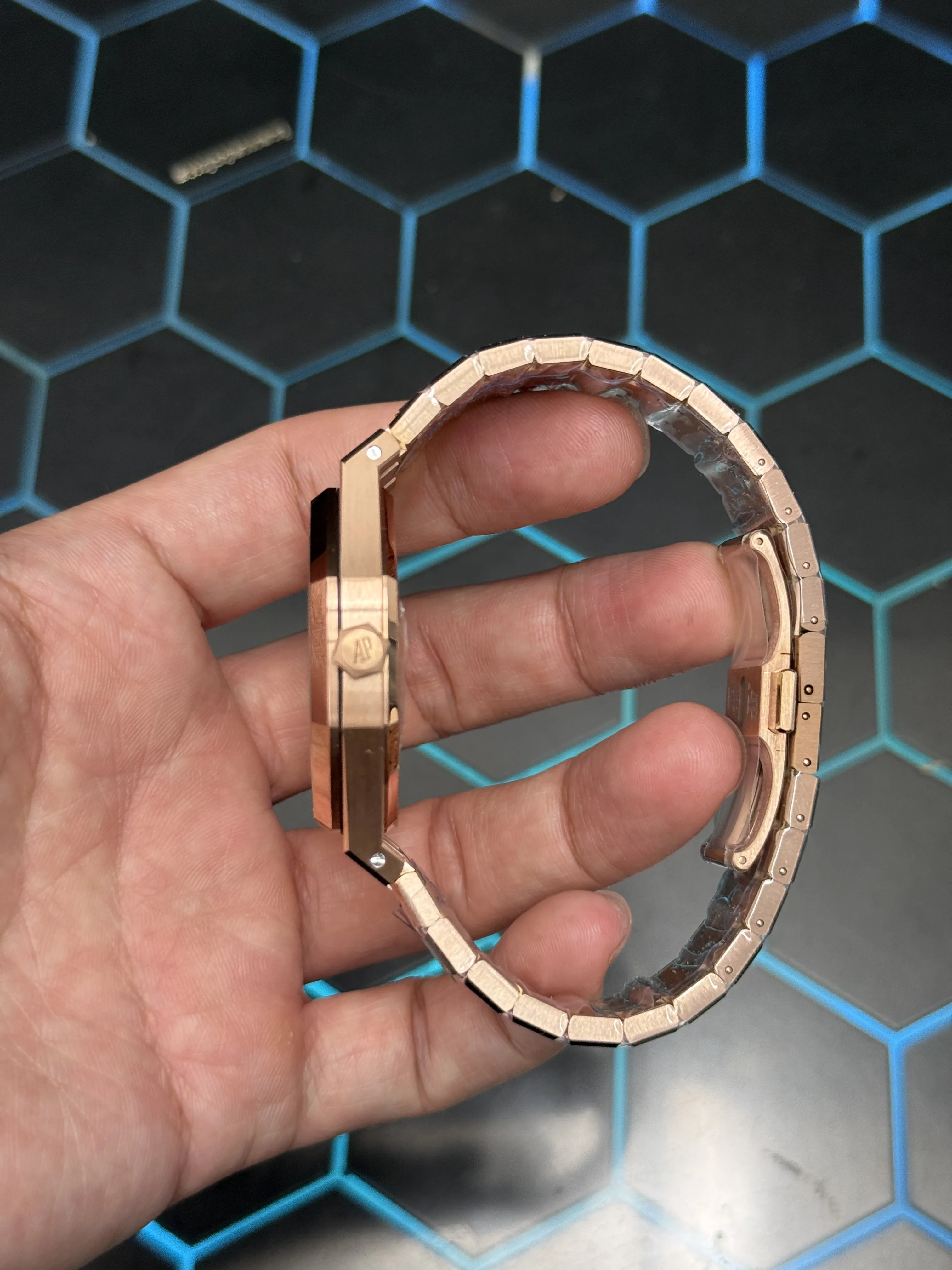 Audemars Piguet Royal Oak-Style Rose-Gold-Tone Openworked Watch D499519534 — view 6