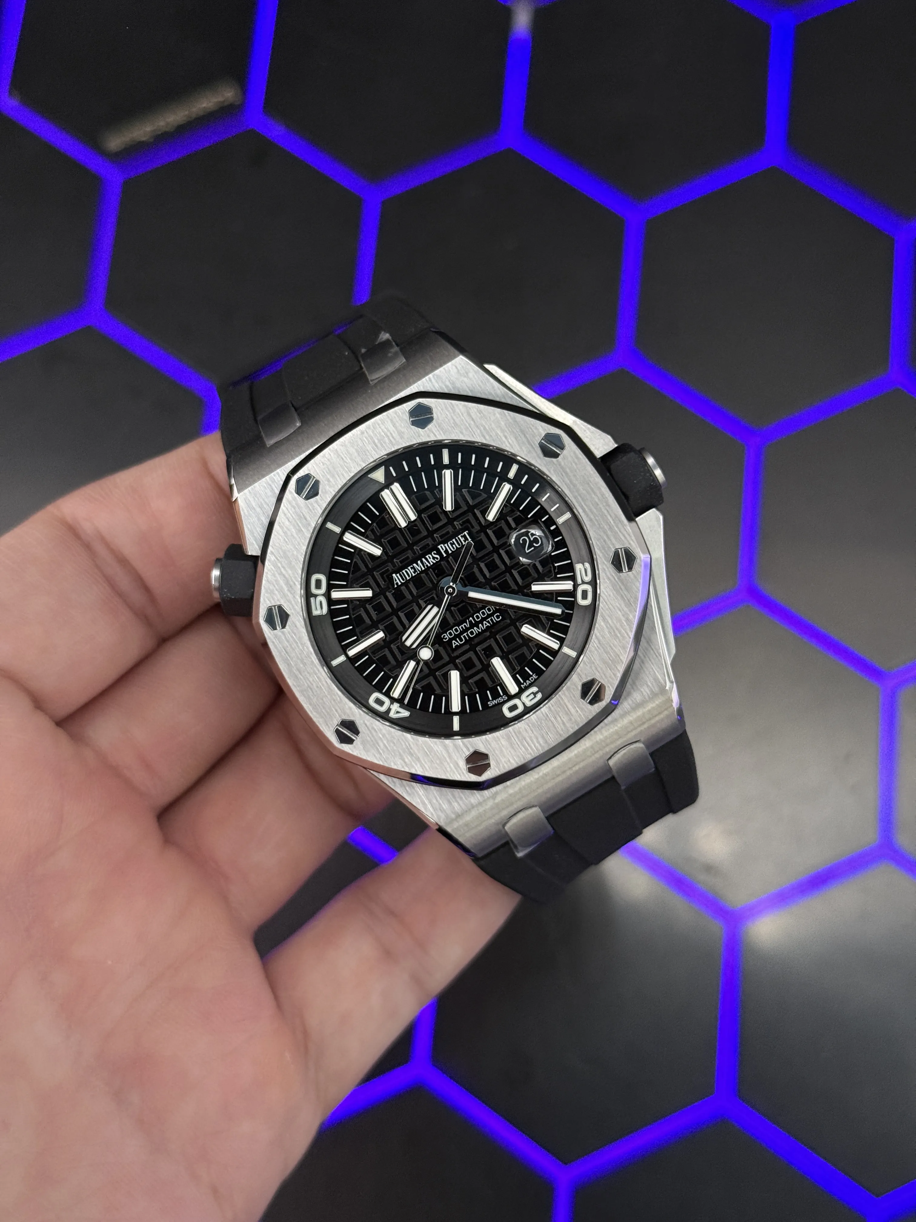 Audemars Piguet Royal Oak Offshore Diver-Style Silver Black Strap Watch D405019540 — view 2
