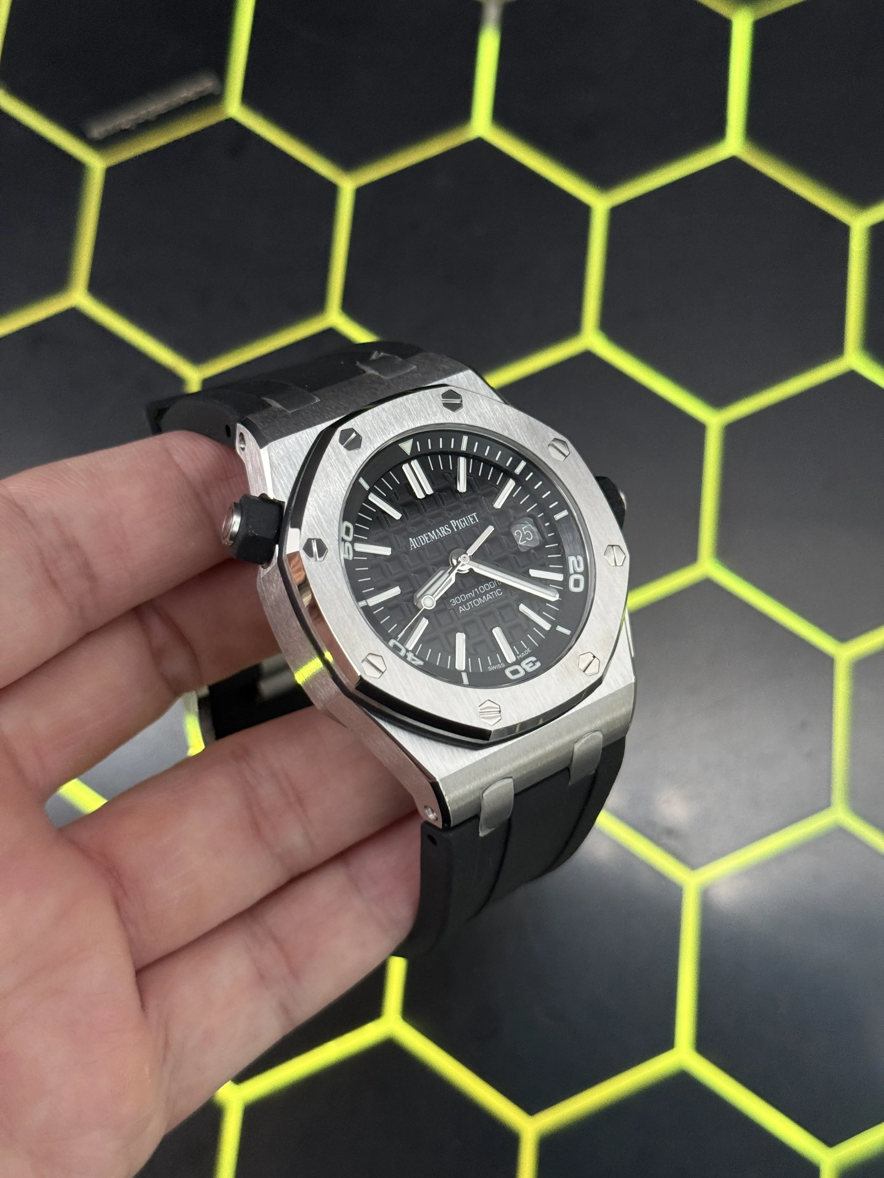 Audemars Piguet Royal Oak Offshore Diver-Style Silver Black Strap Watch D405019540 — view 3