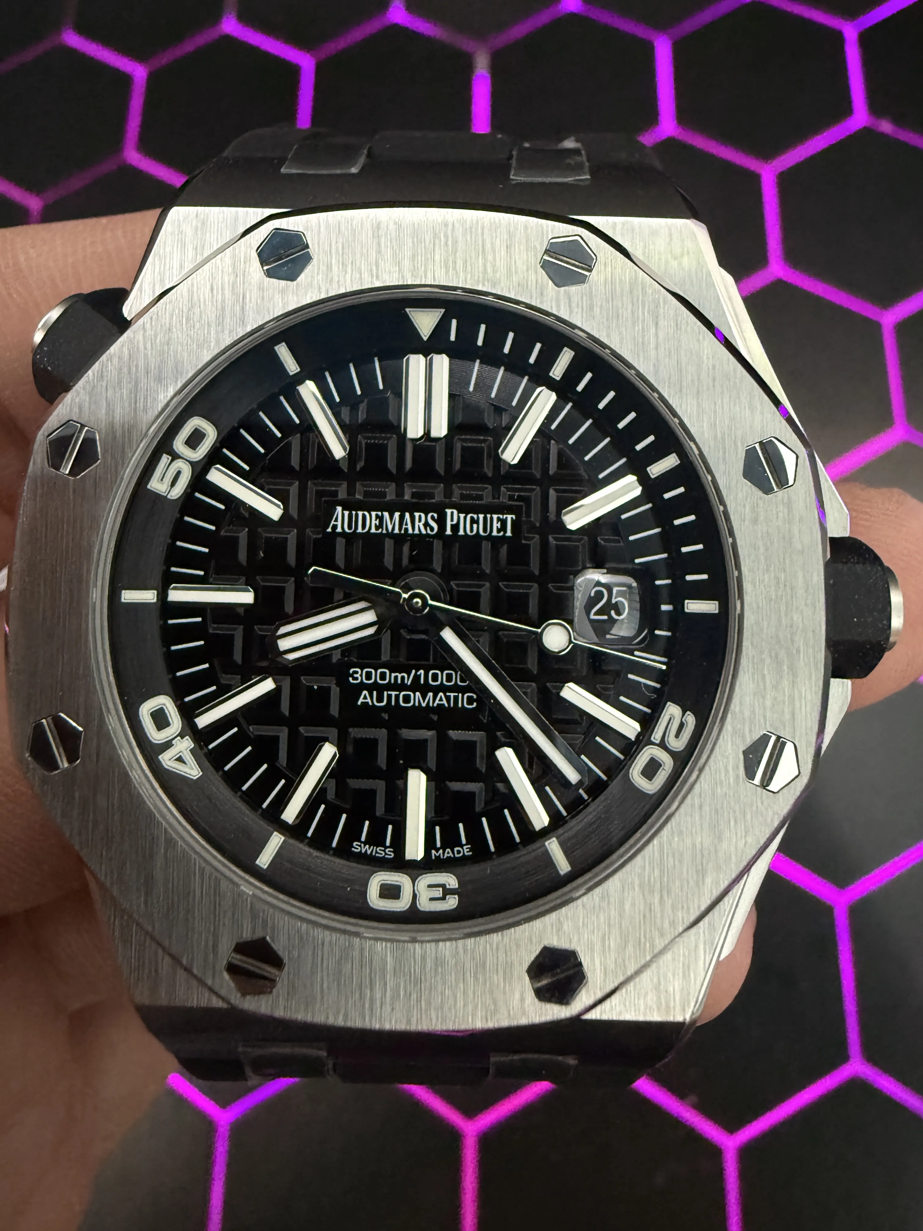 Audemars Piguet Royal Oak Offshore Diver-Style Silver Black Strap Watch D405019540 — view 9