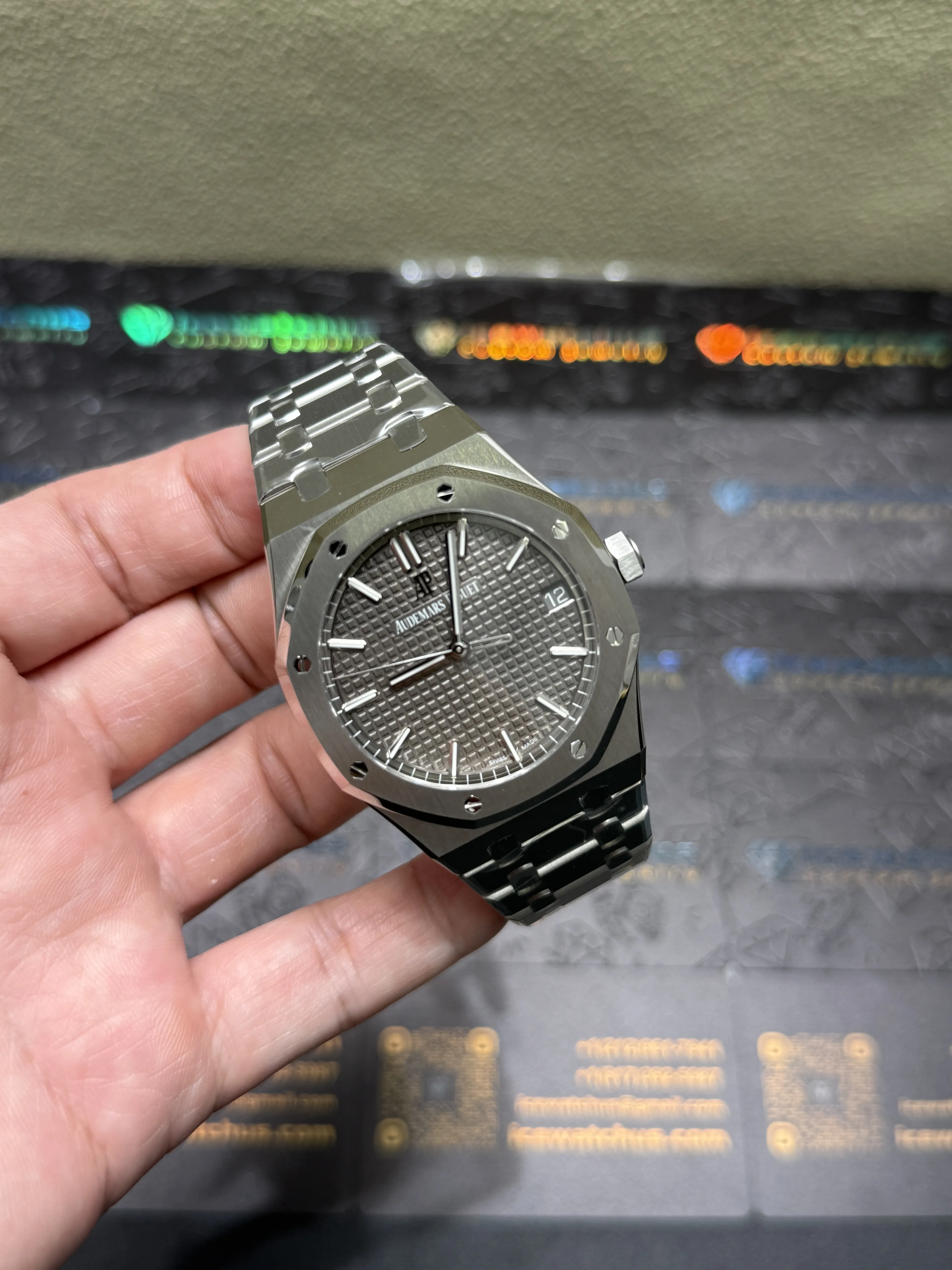 Audemars Piguet Royal Oak Silver-tone Watch 0275 D371319794 — view 2