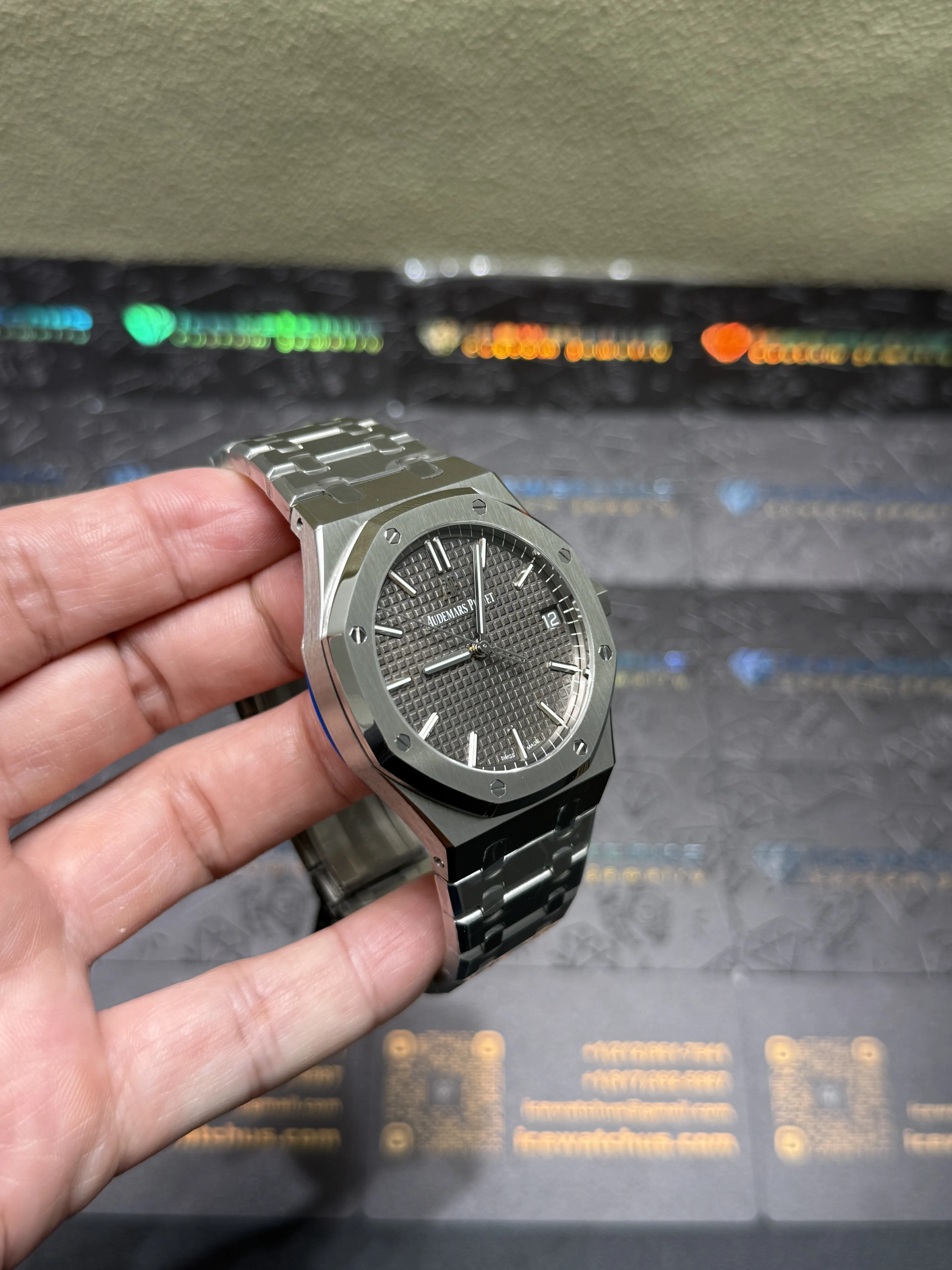 Audemars Piguet Royal Oak Silver-tone Watch 0275 D371319794 — view 3