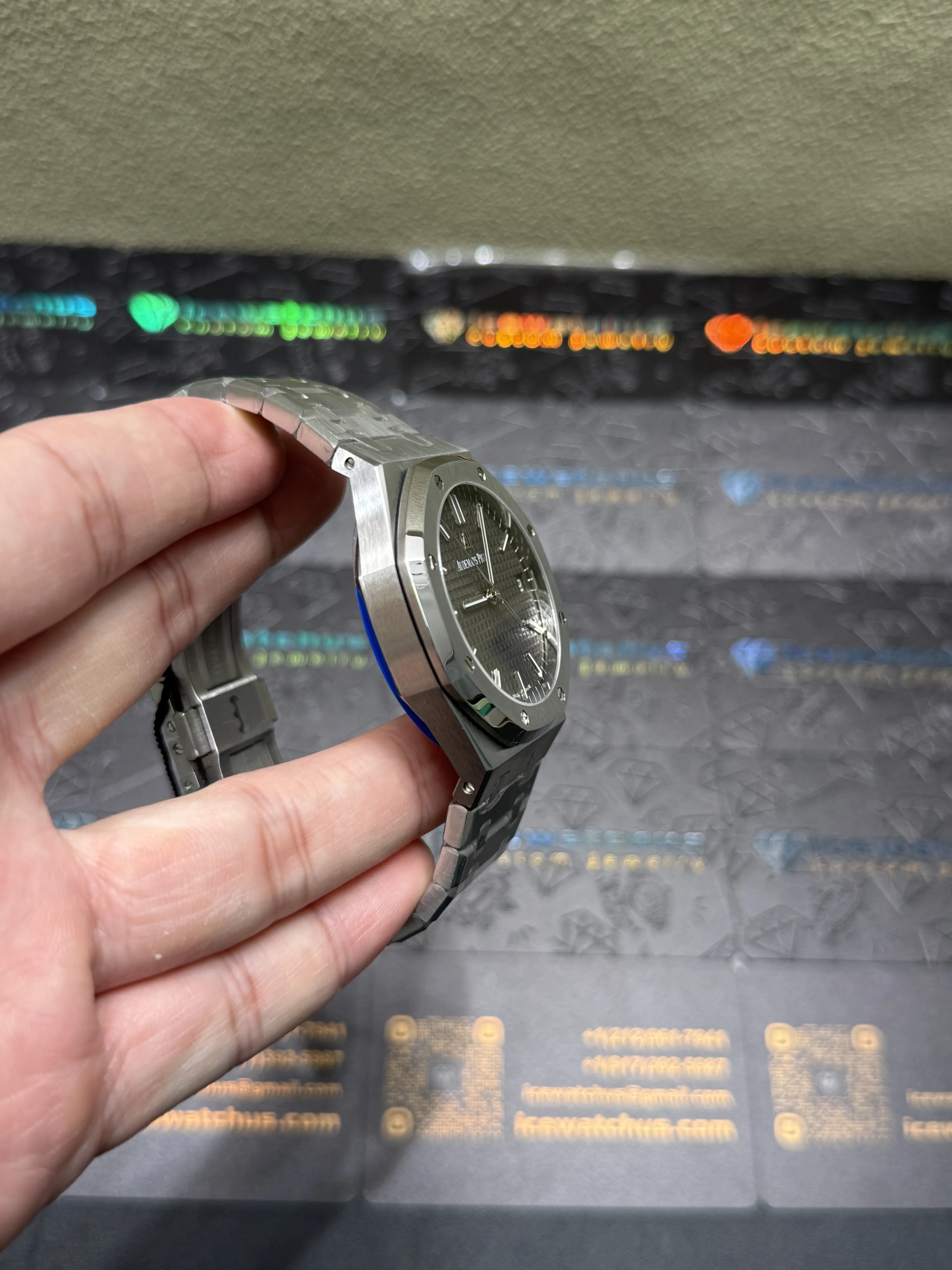 Audemars Piguet Royal Oak Silver-tone Watch 0275 D371319794 — view 4