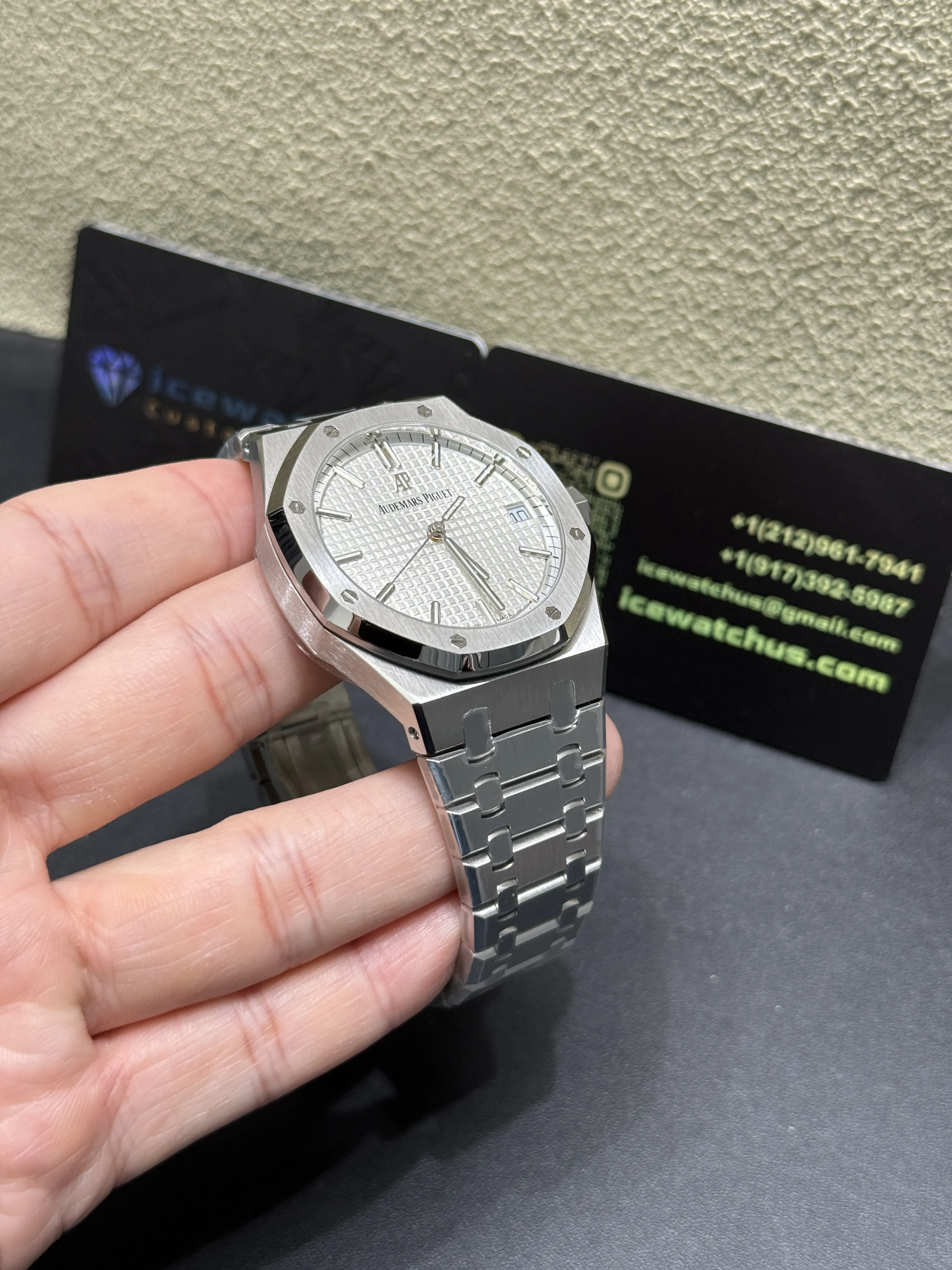 Audemars Piguet Royal Oak Silver-tone Watch 0305 D391519801 — view 3