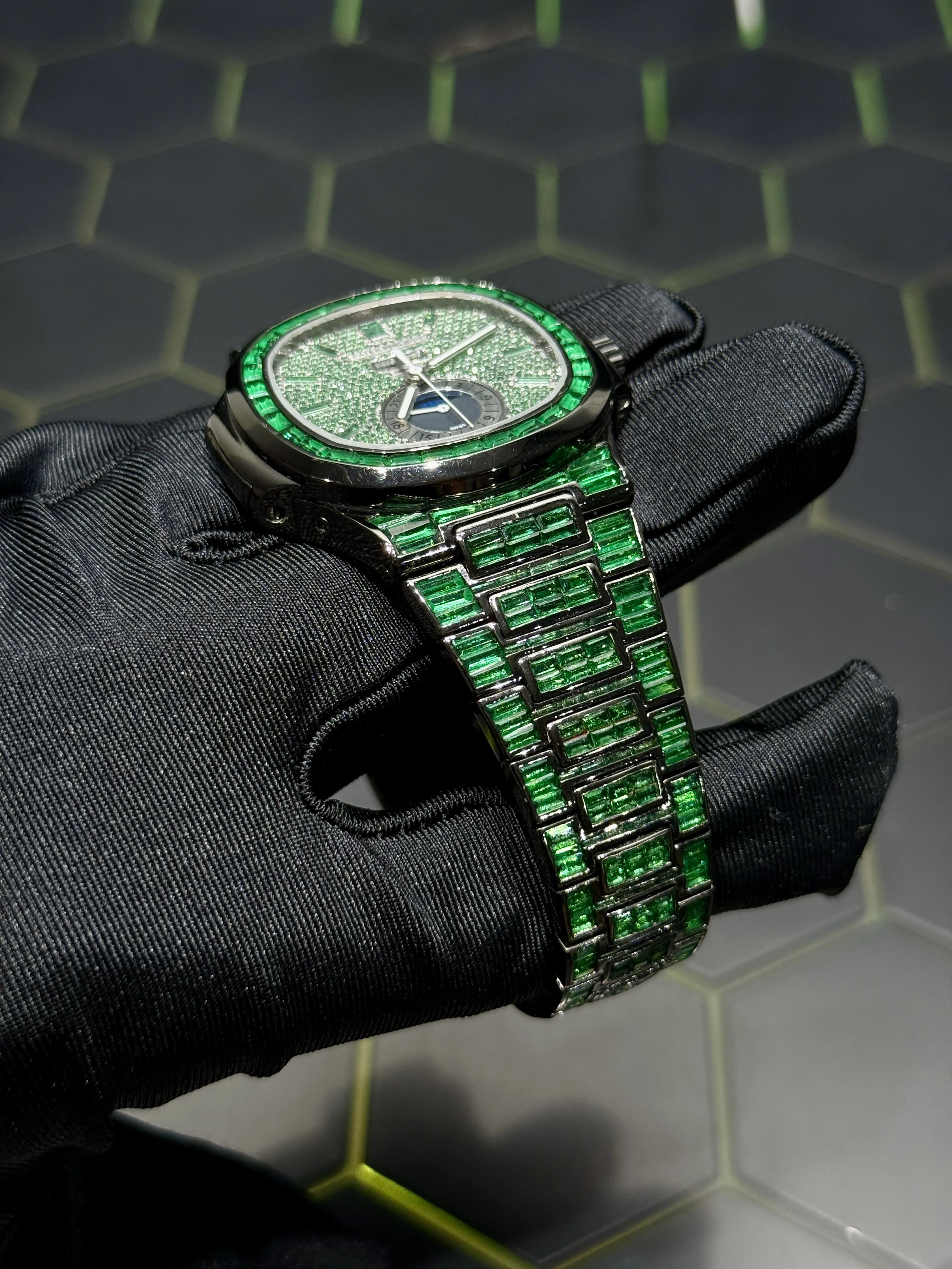 Patek Philippe Nautilus Complication Green Watch 0416 D2700019829 — view 8