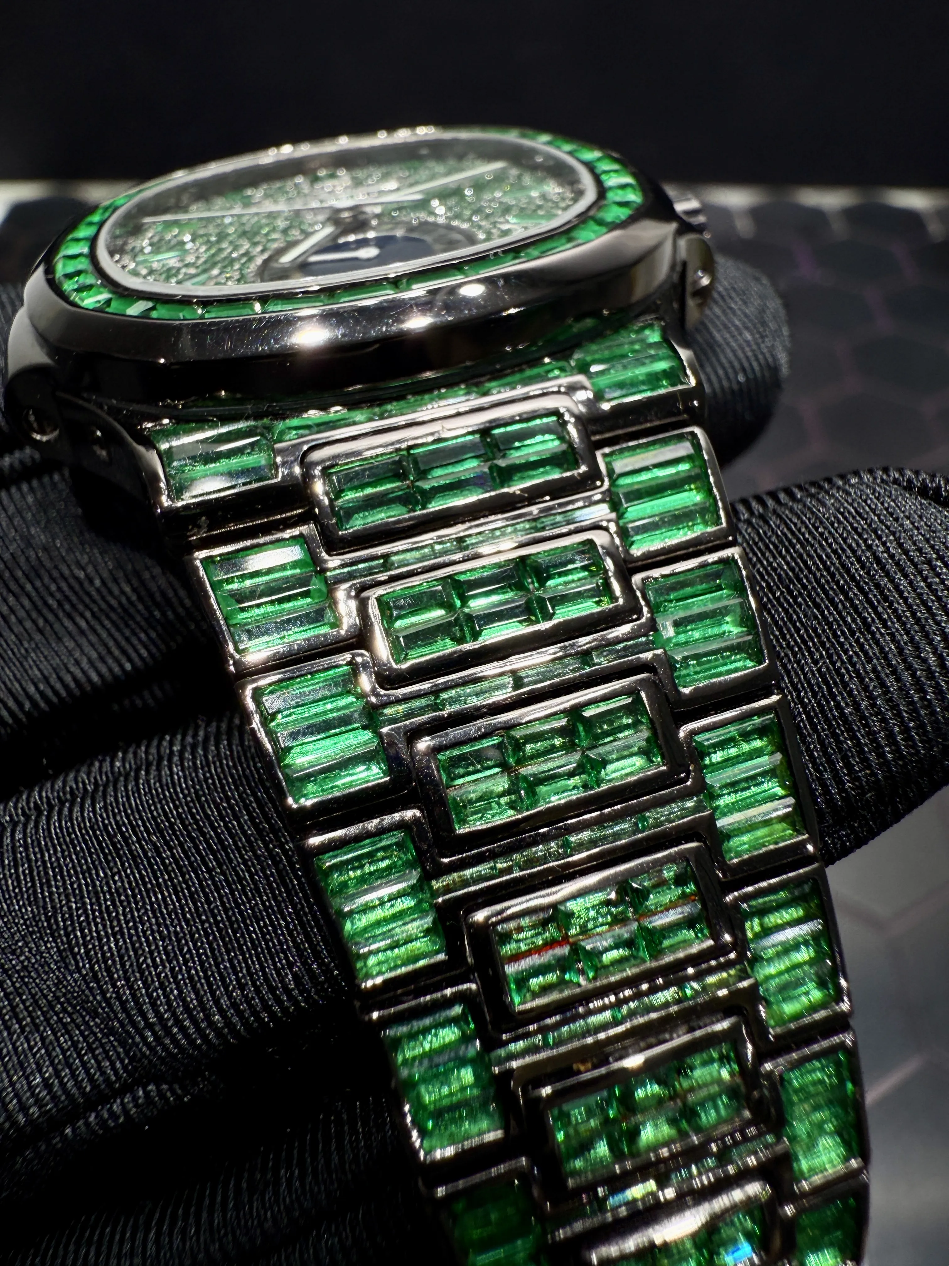 Patek Philippe Nautilus Complication Green Watch 0416 D2700019829 — view 10