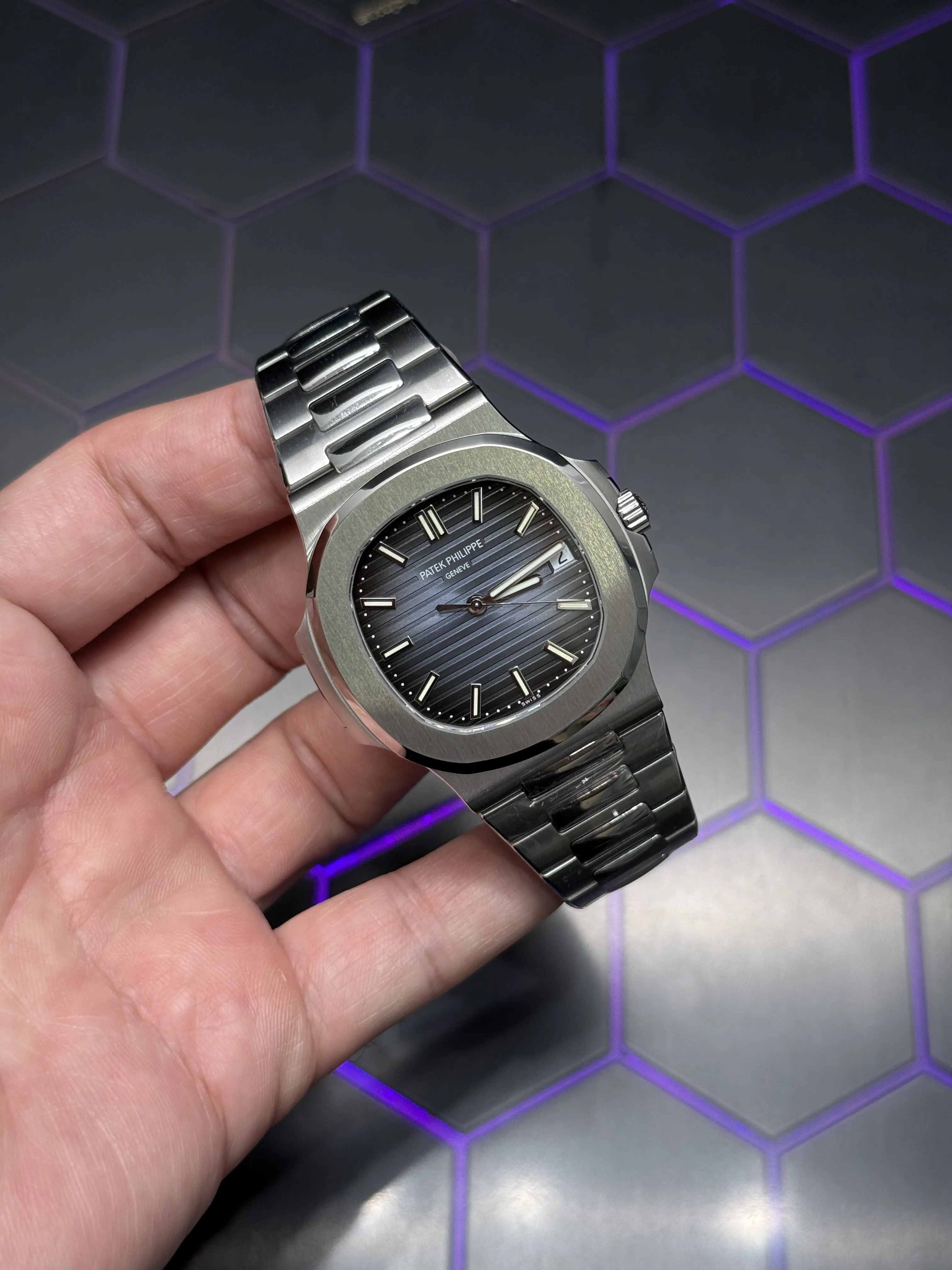 Patek Philippe Nautilus Silver-tone Watch 0435 D391519842 — view 2