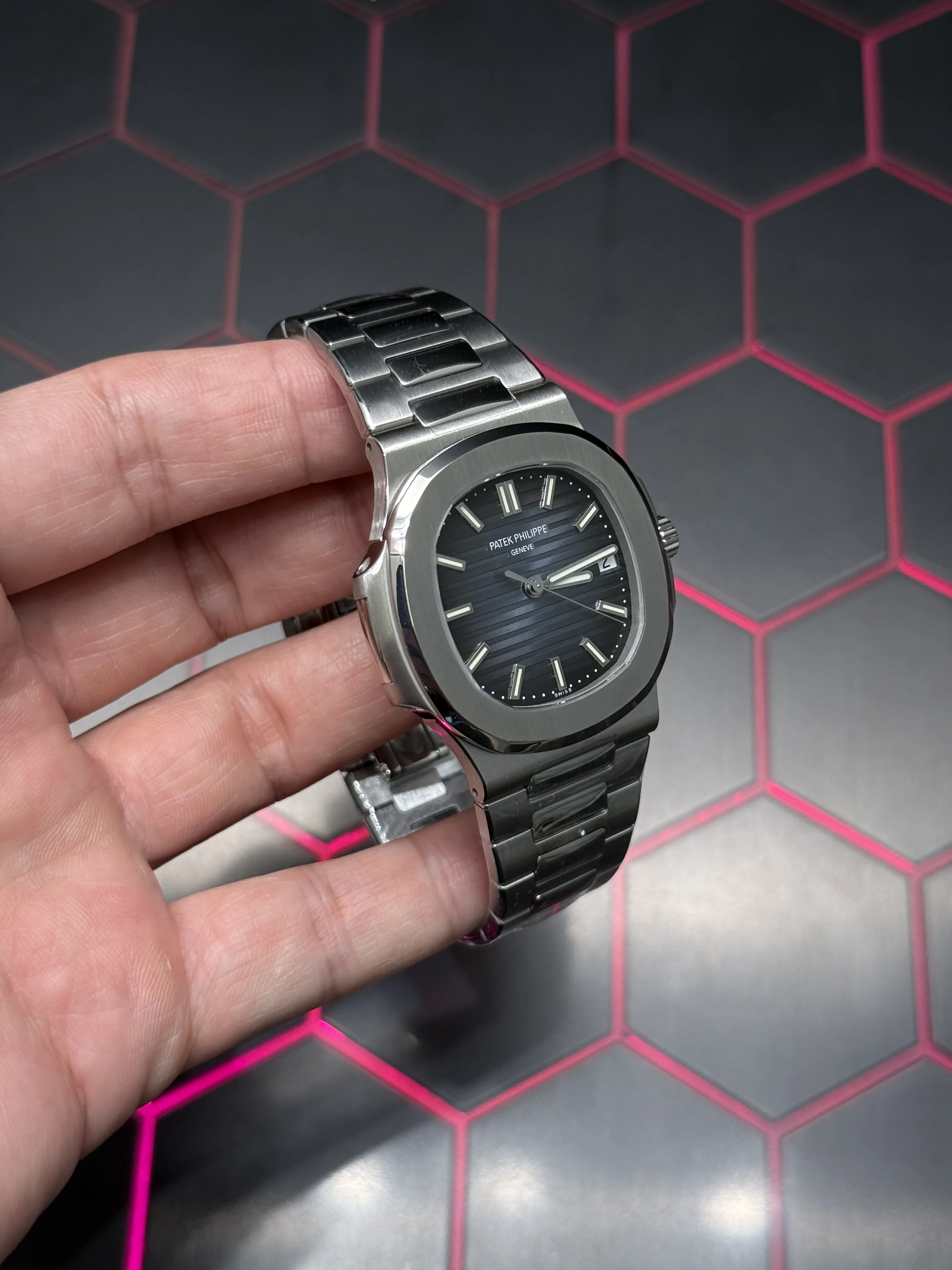 Patek Philippe Nautilus Silver-tone Watch 0435 D391519842 — view 3
