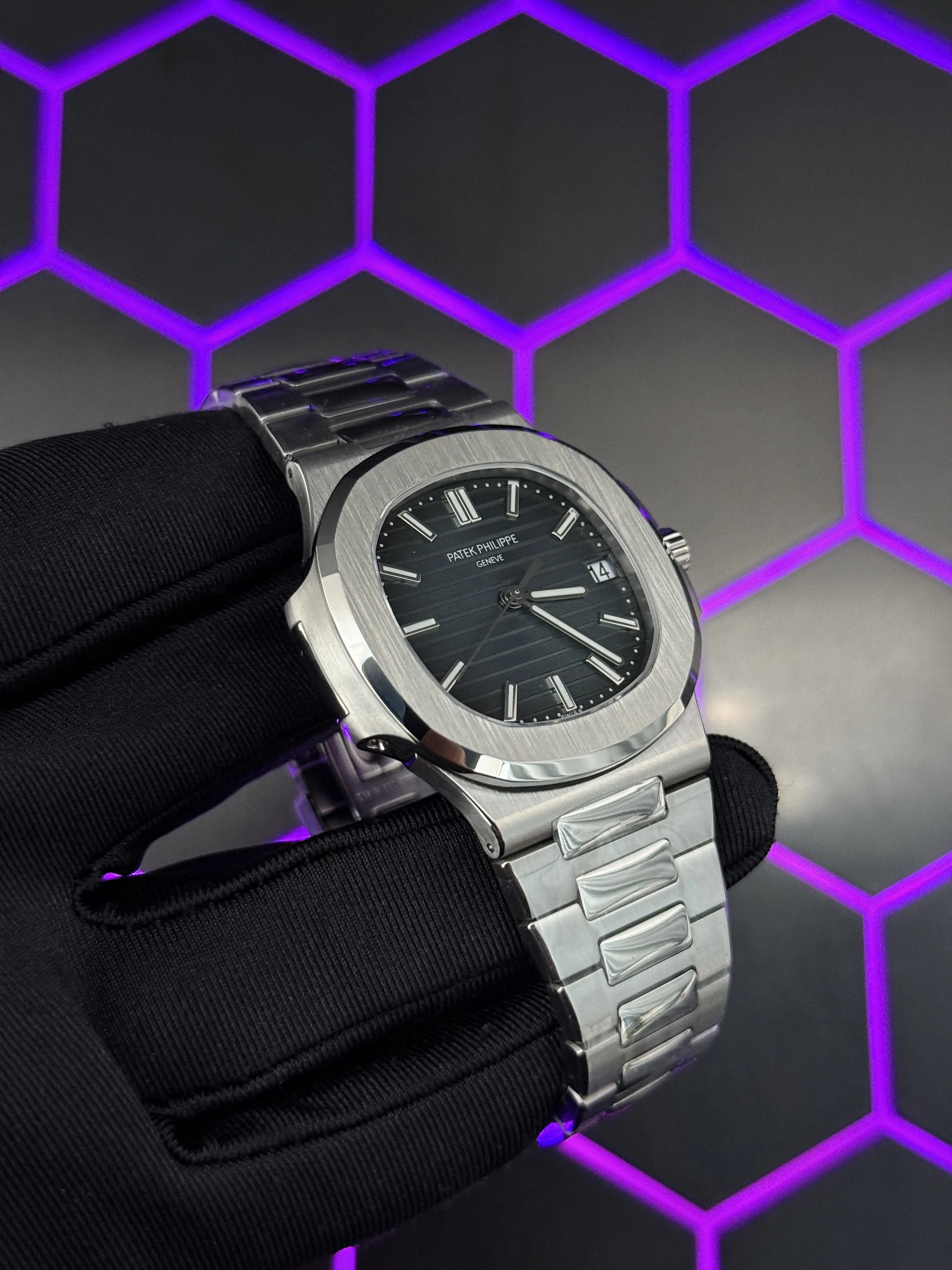 Patek Philippe Nautilus Silver-tone Watch 0529 D391519874 — view 3