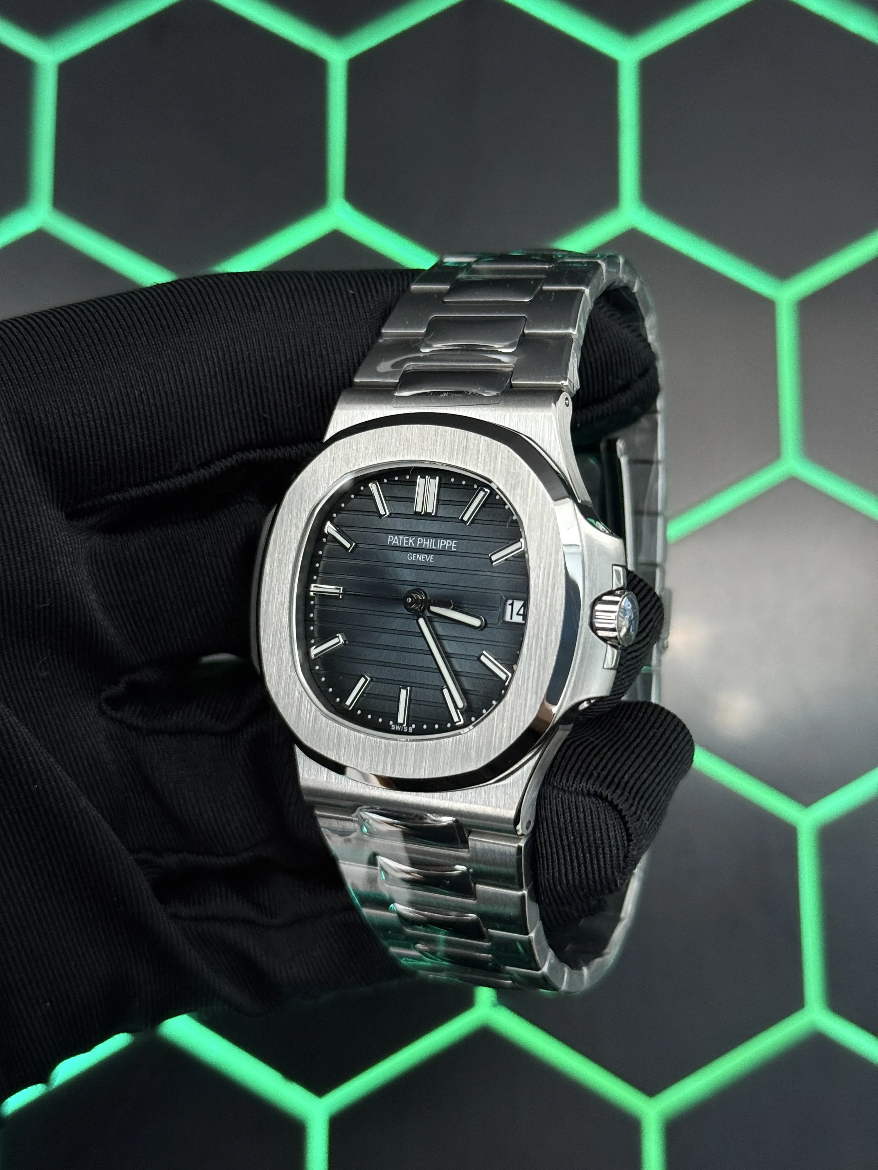 Patek Philippe Nautilus Silver-tone Watch 0529 D391519874 — view 5