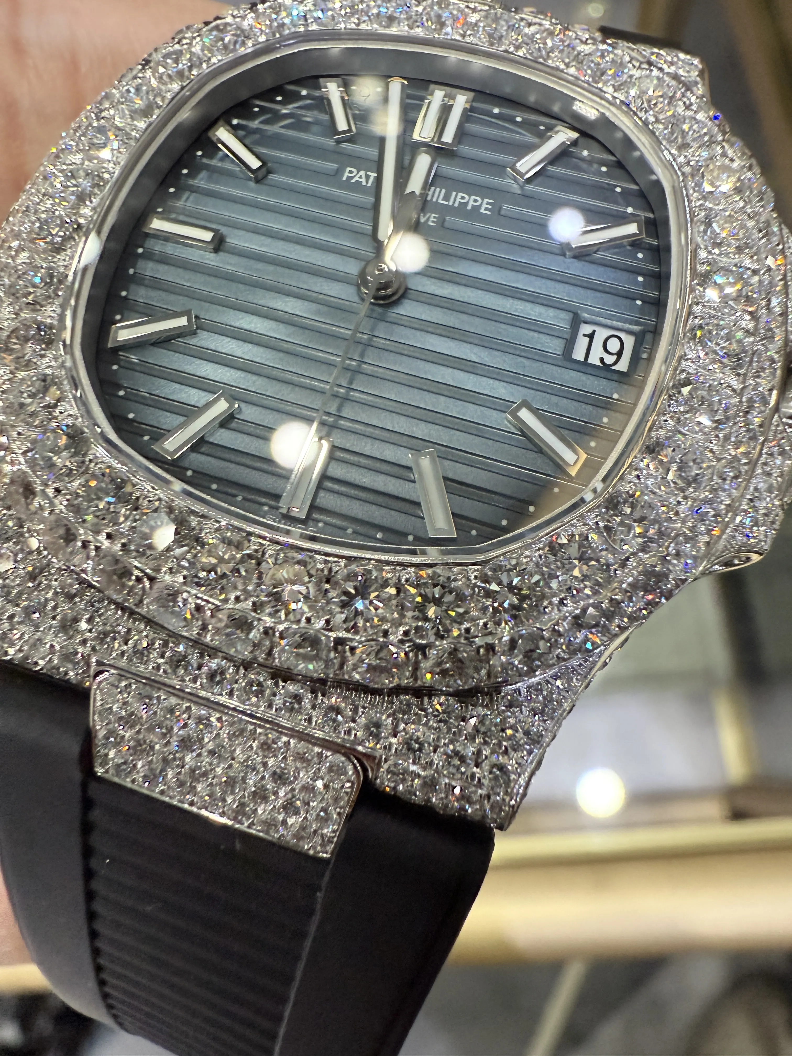 Patek Philippe Nautilus Silver-tone Watch 0551 D877519880 — view 9