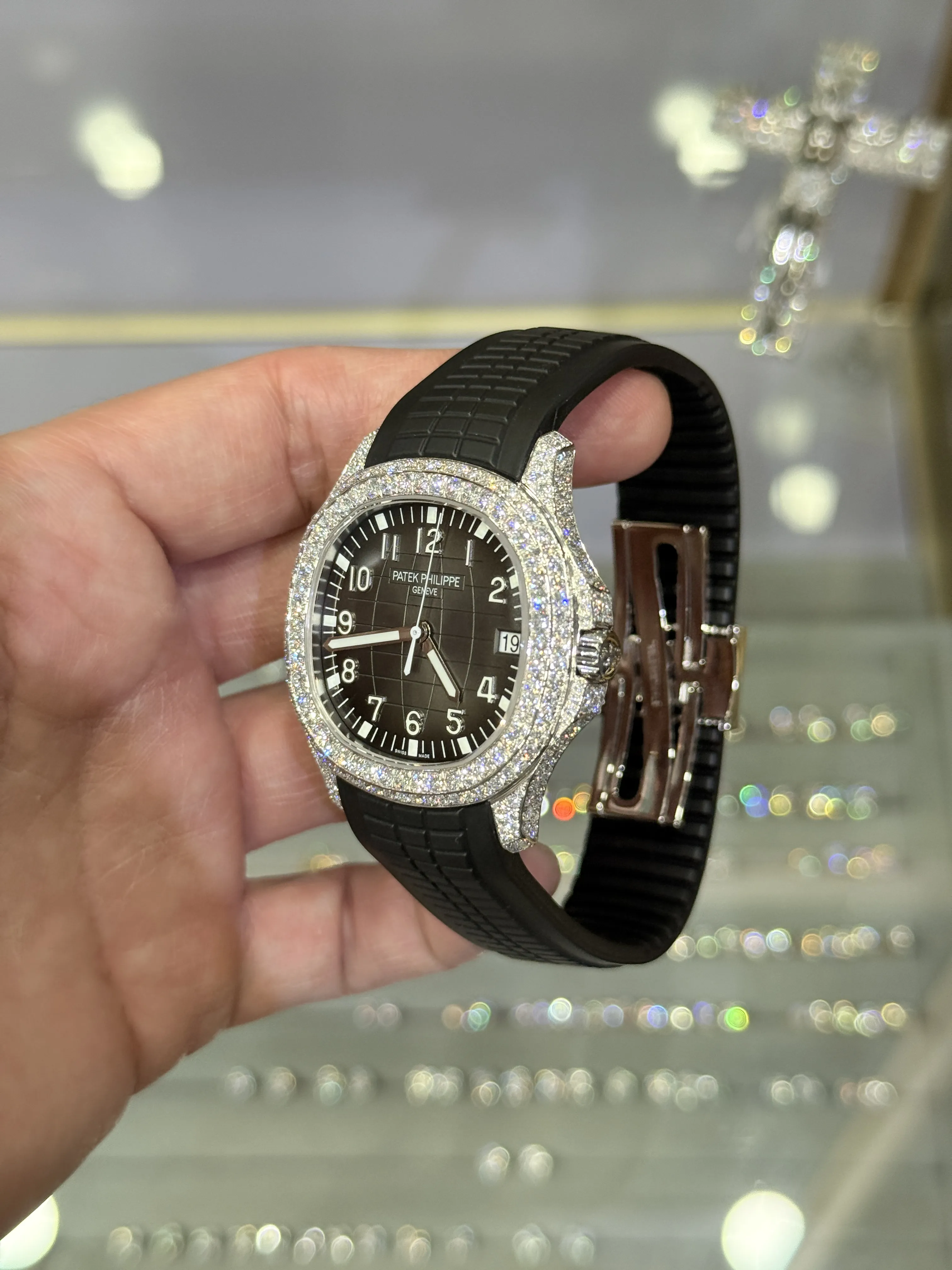 Patek Philippe Round Sport Silver-tone Watch 0552 D877519881 — view 4