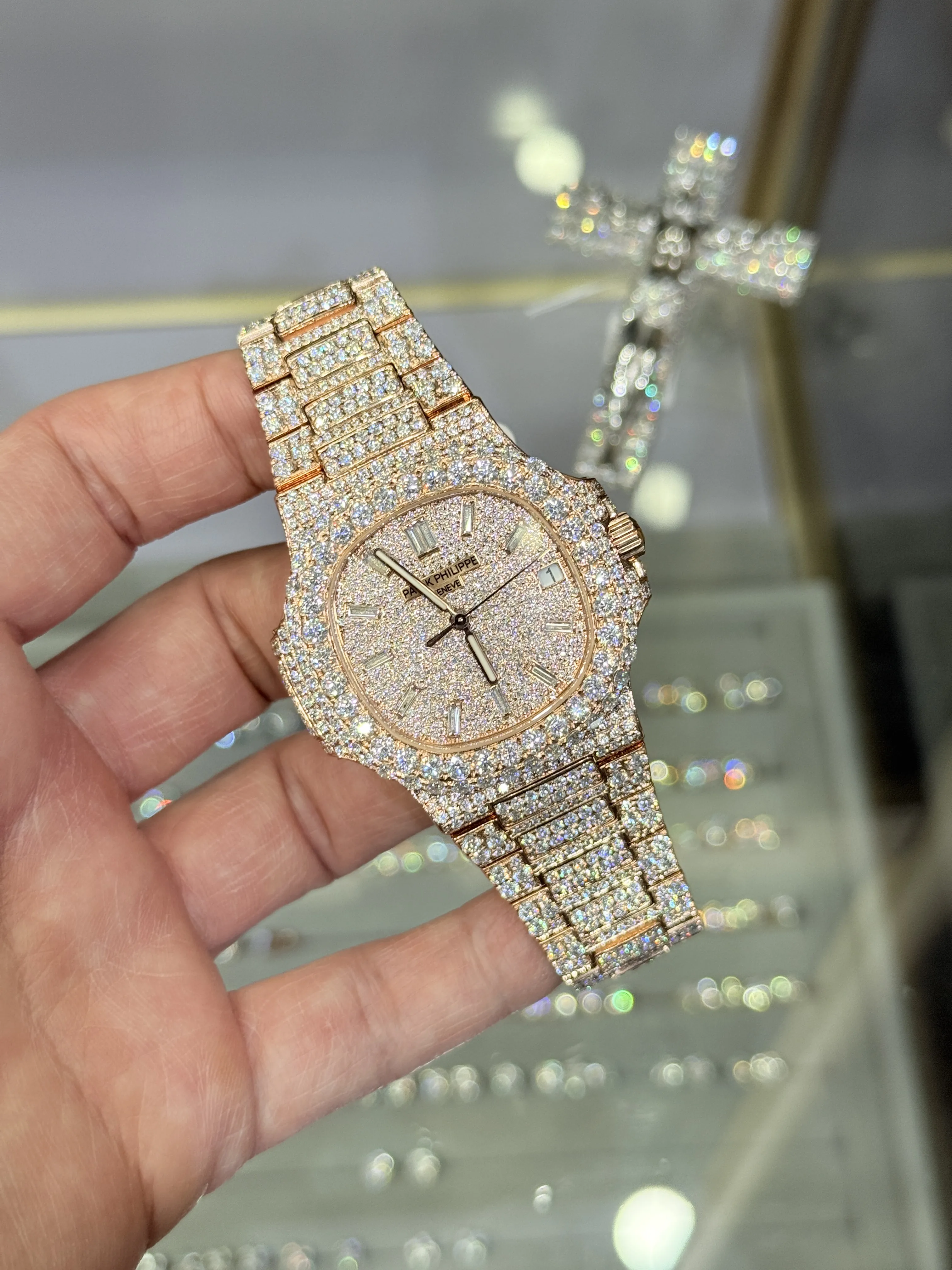 Patek Philippe Nautilus Rose Gold-tone Watch 0564 D1215019891 — view 2