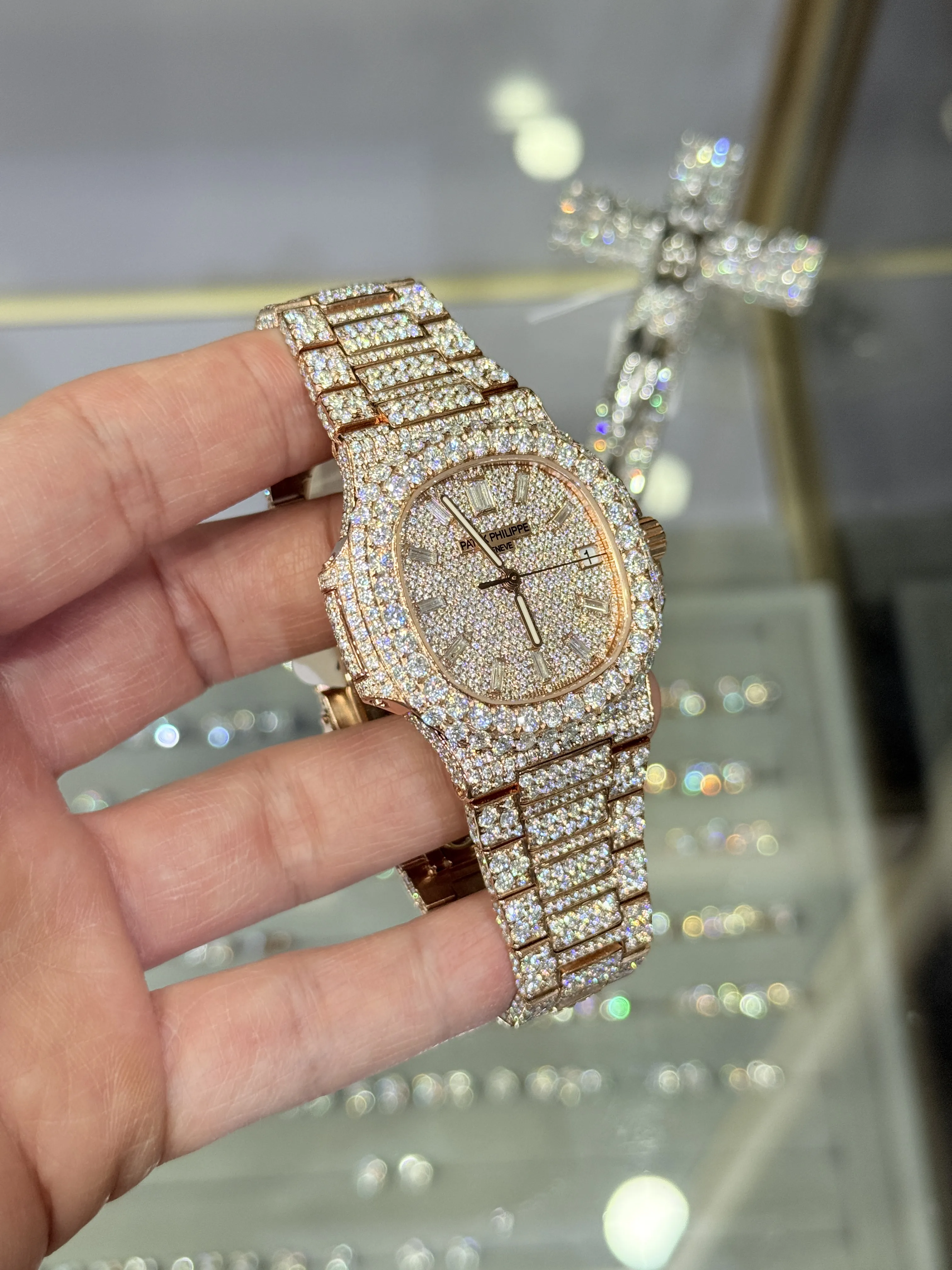 Patek Philippe Nautilus Rose Gold-tone Watch 0564 D1215019891 — view 3
